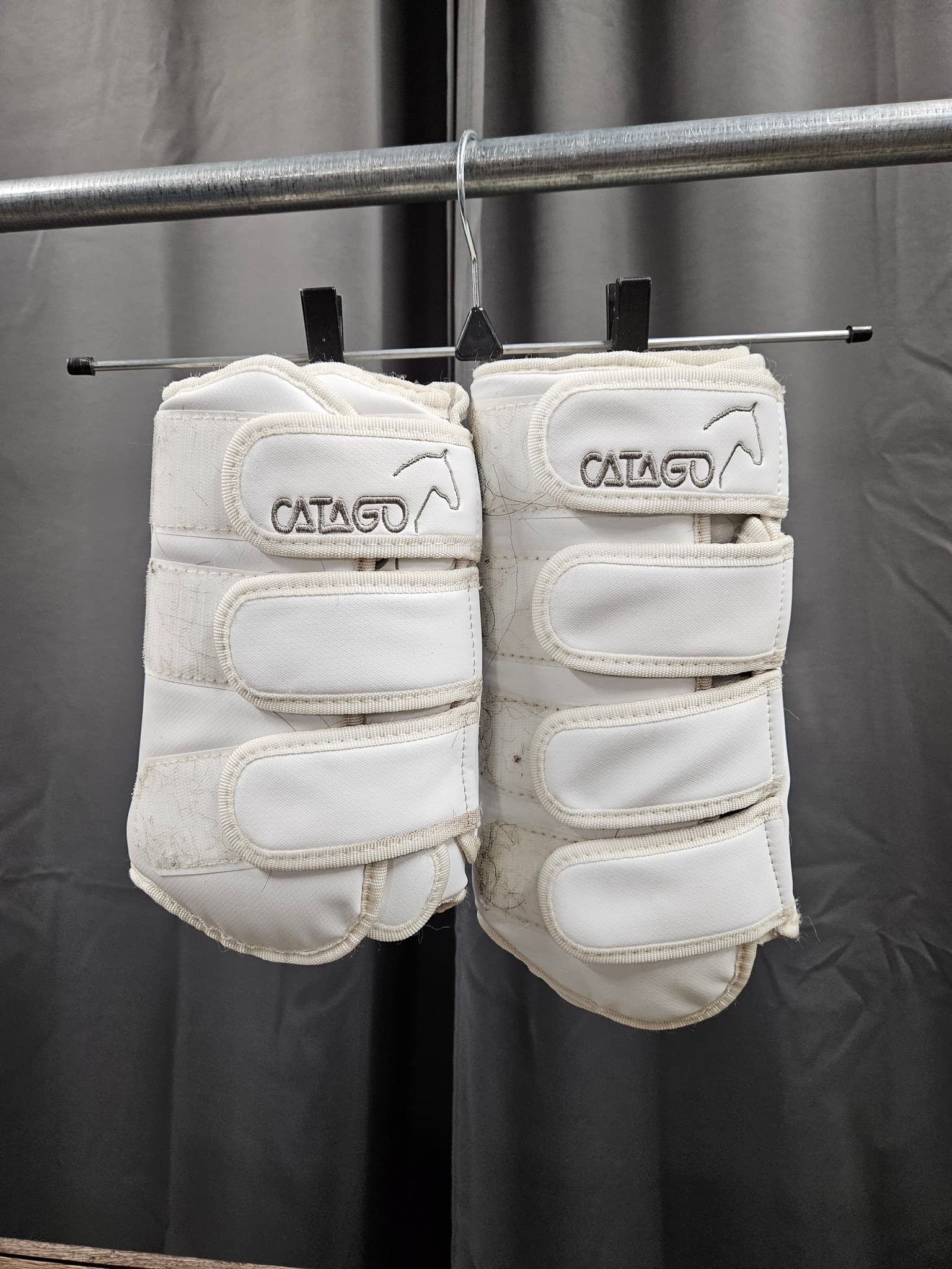 Dressyrskydd, full, Catago