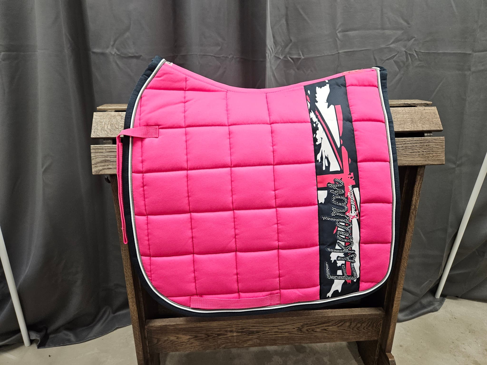 Schabrak, full, Eskadron