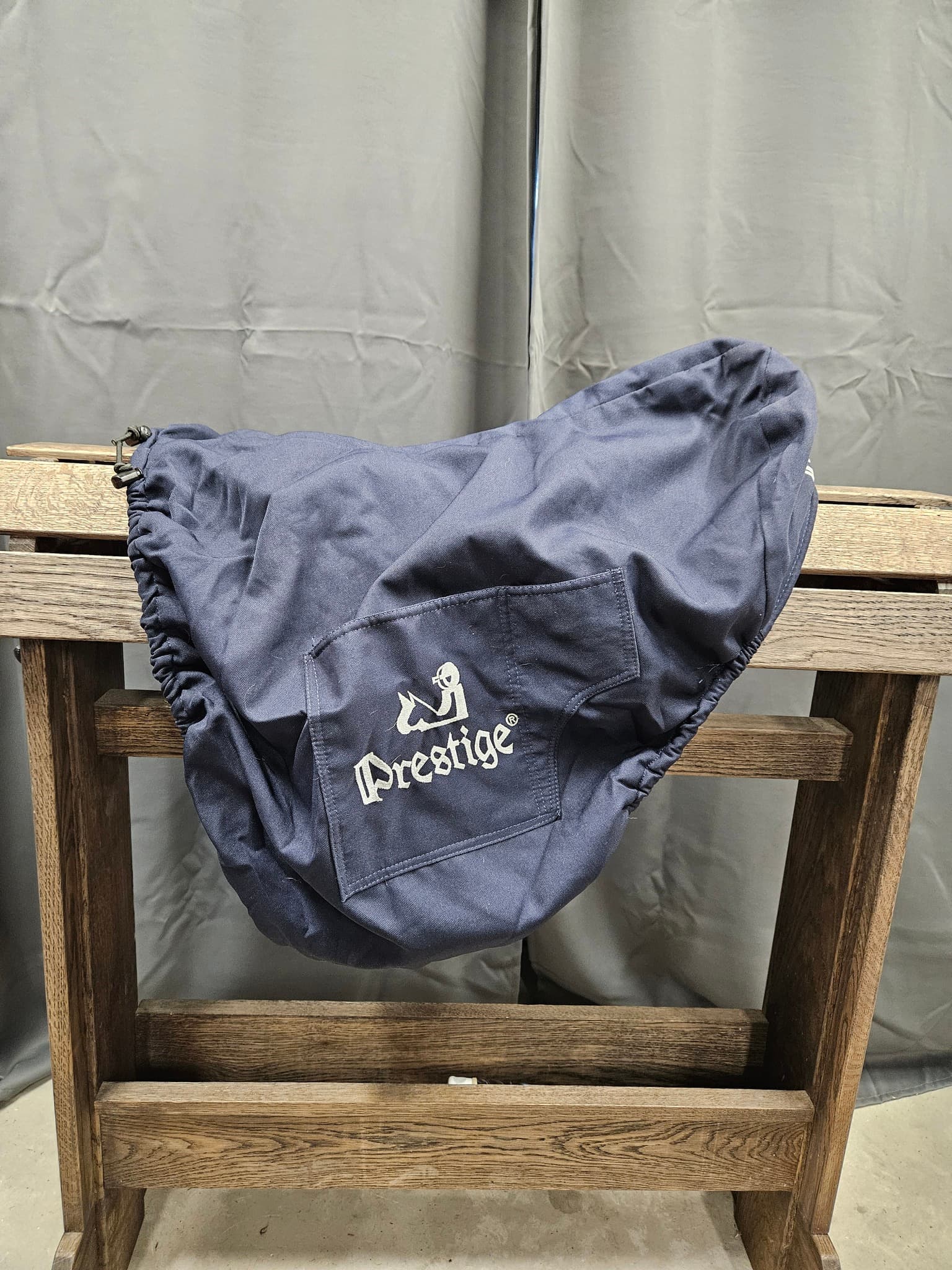 Sadelöverdrag, Prestige