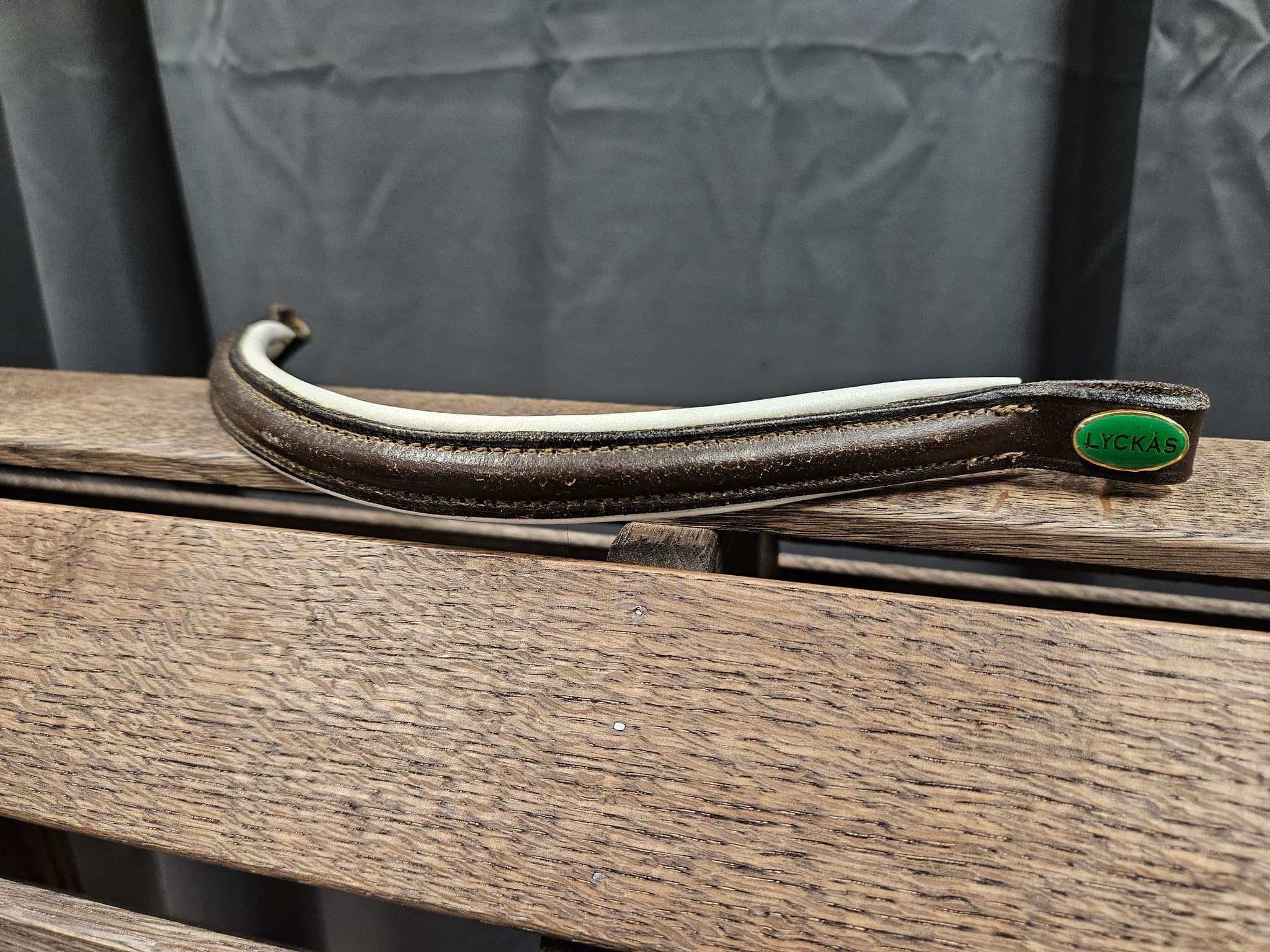 Pannband, ponny, Lyckås