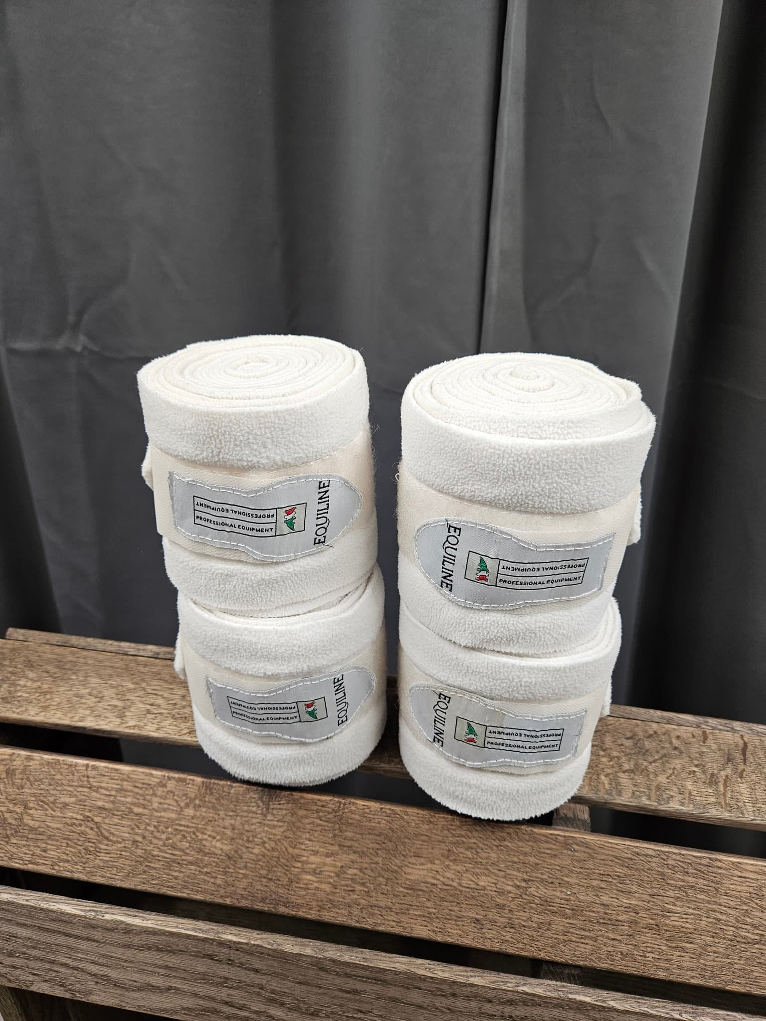 Fleecelindor, Equiline