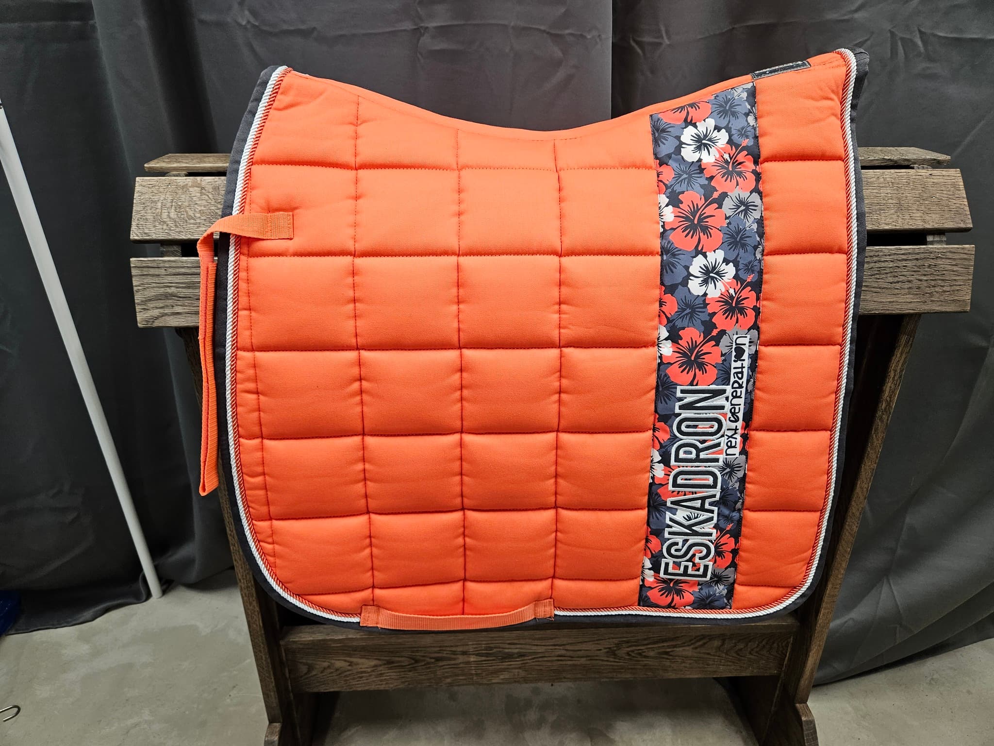 Schabrak, full, Eskadron