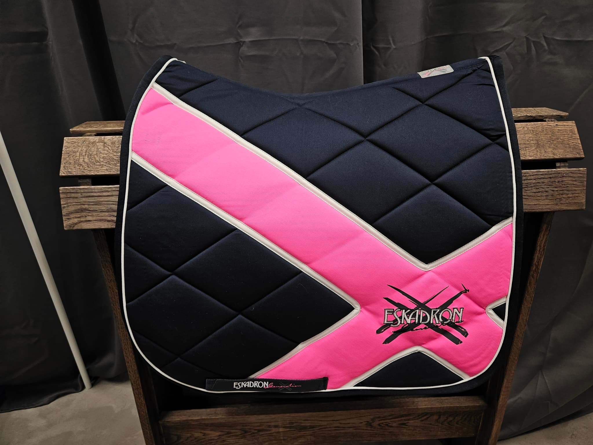 Schabrak, full, Eskadron