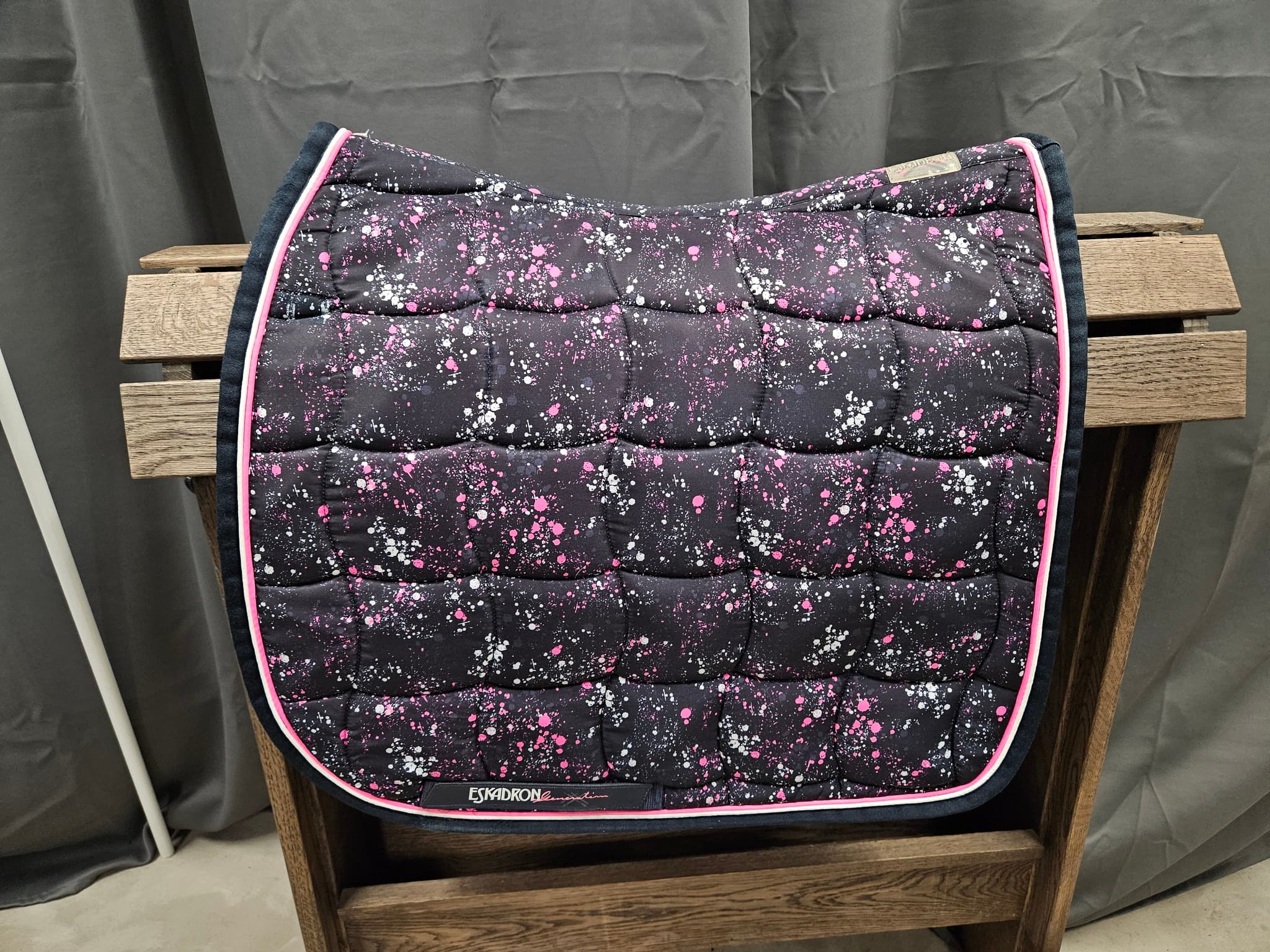 Schabrak, full, Eskadron