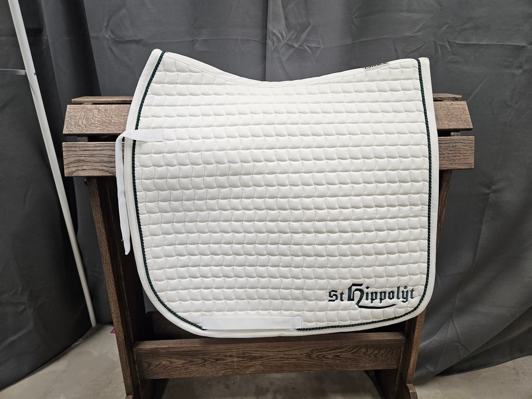 Schabrak, full, Eskadron/St Hippolyt