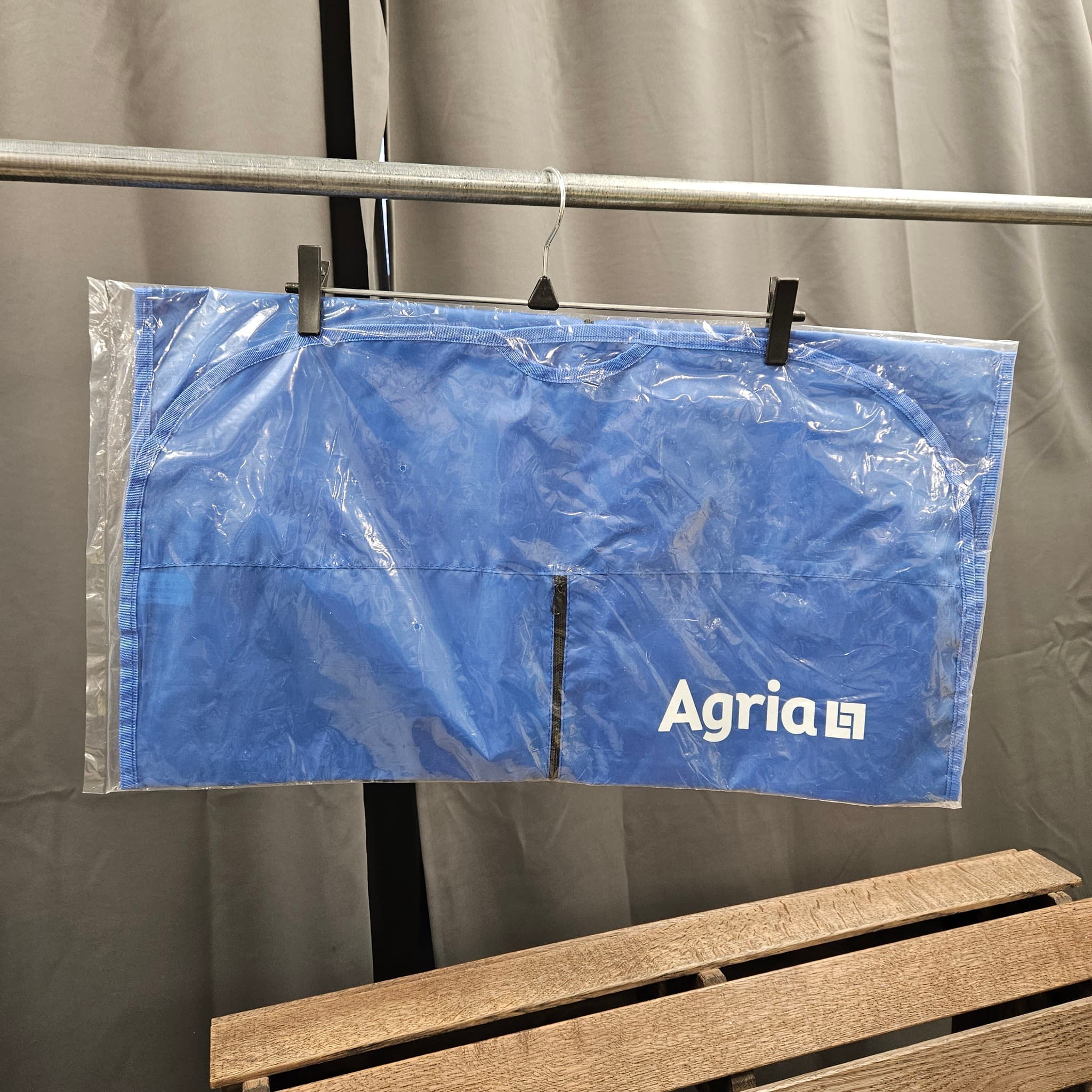 Tävlingsgarderob, Agria