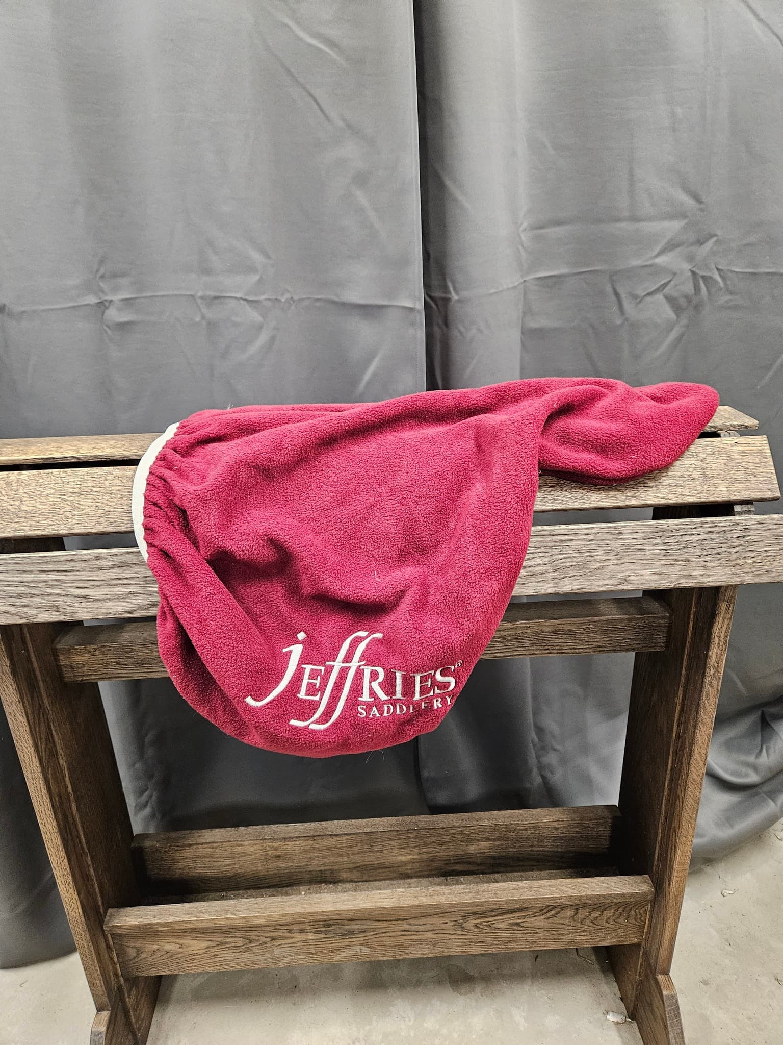 Sadelöverdrag, Jeffries