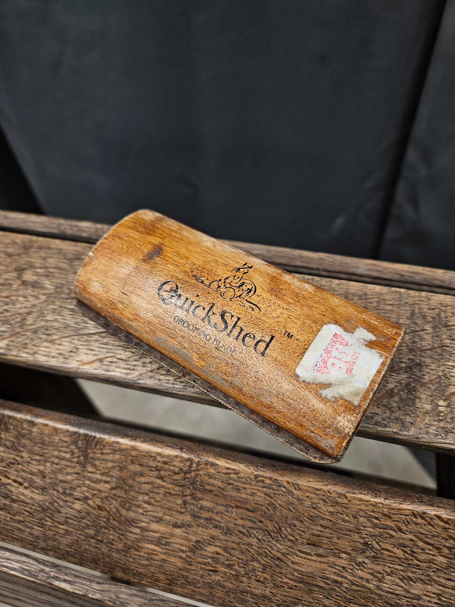 Pälsskrapa, Quick Shed