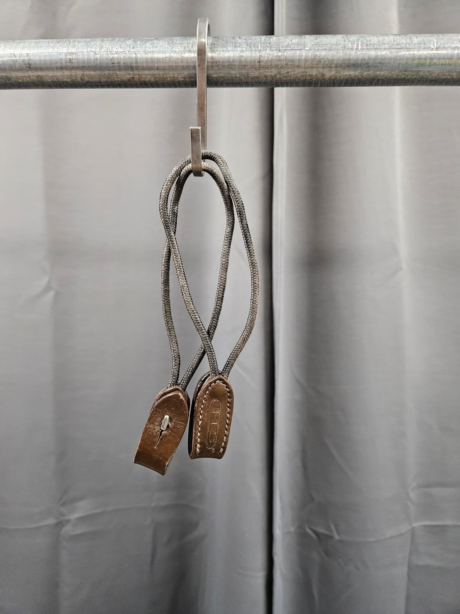 Pelhamdeltor, Sprenger