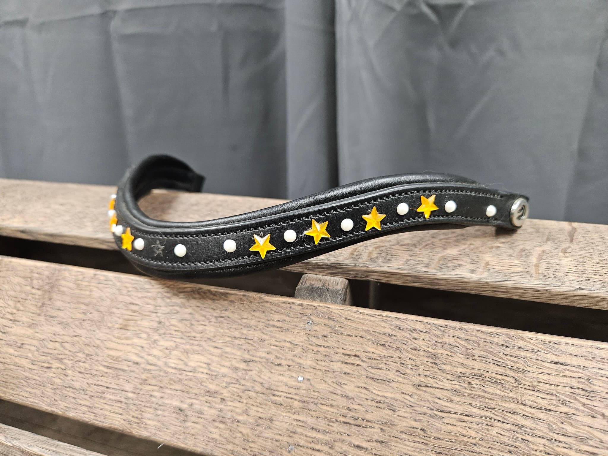 Pannband, ponny, Fairfield