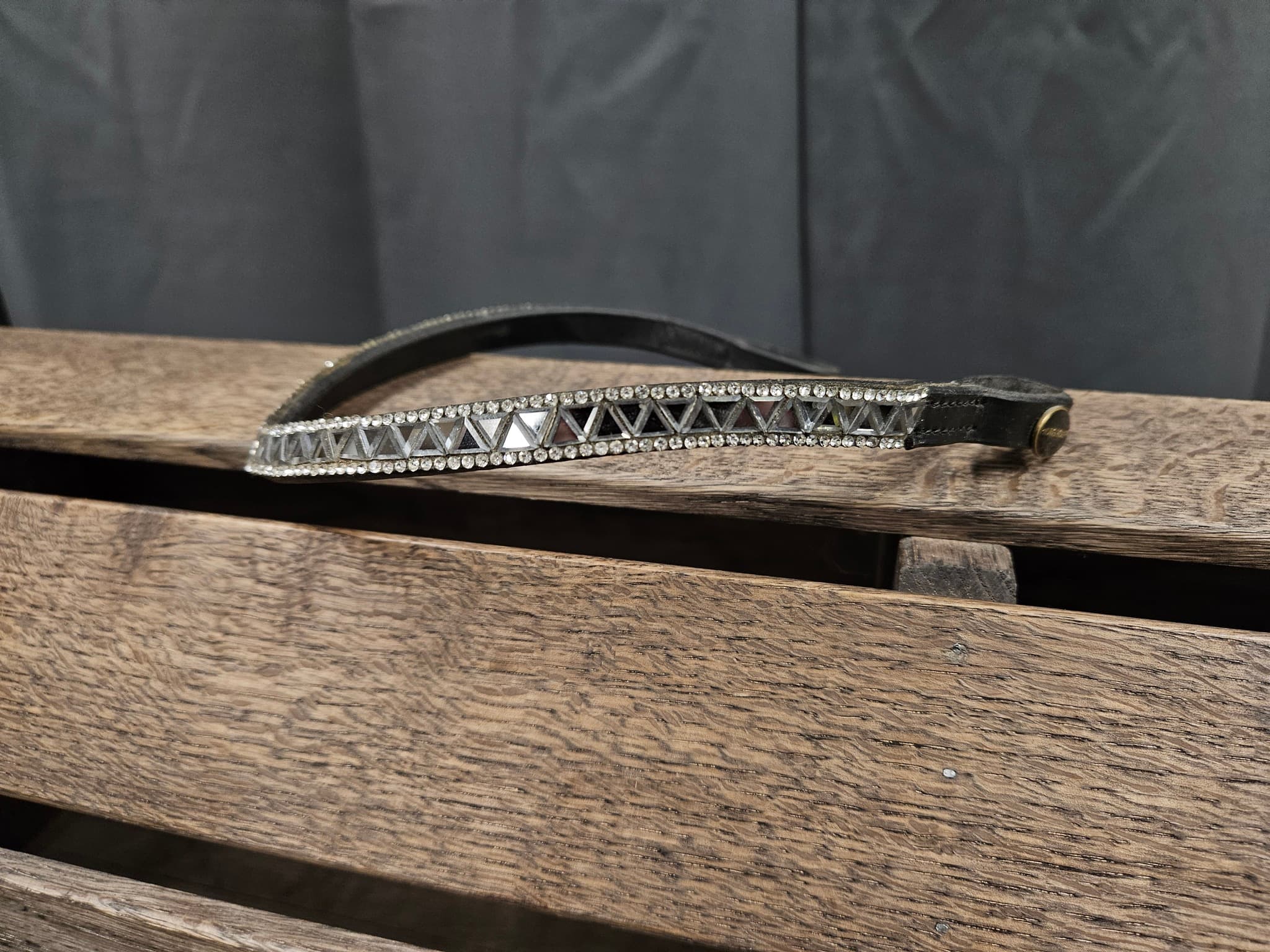 Pannband, full, Riding House